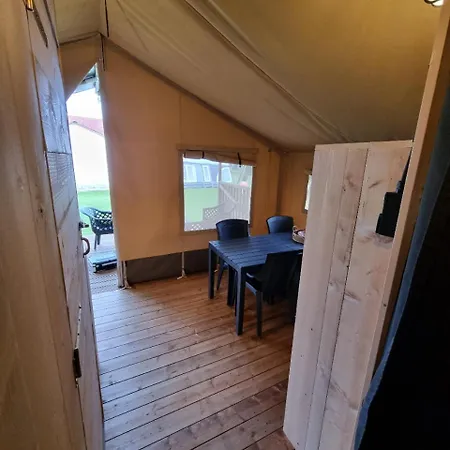 De Tulpenweide Kamp alanı *